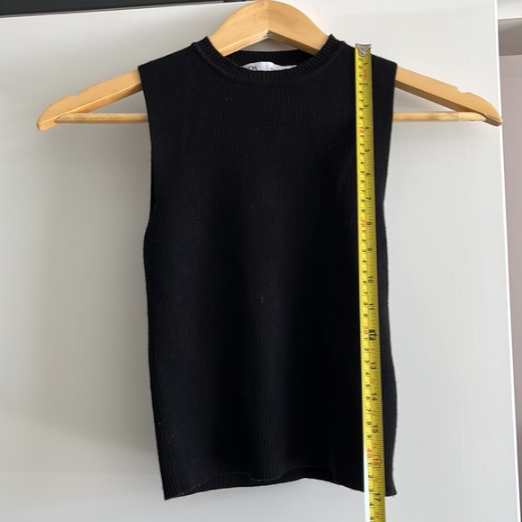 Zara Sleeveless Knit Top - Picture 5 of 6